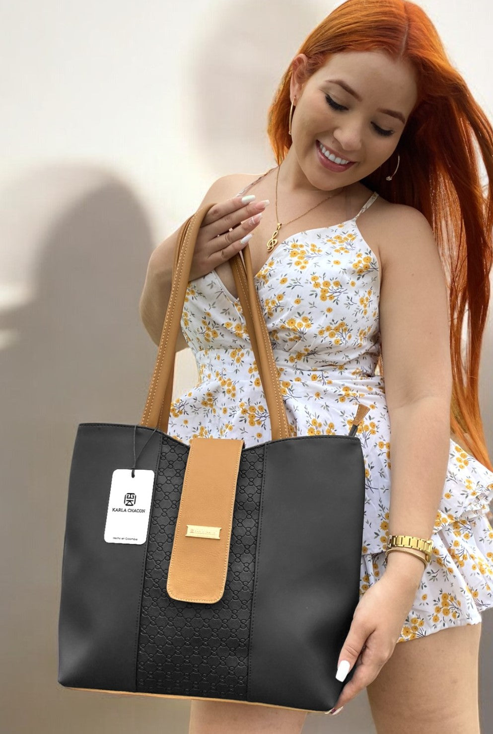 Elegante Bolso Negro Karla Chacon para Estilo Moderno